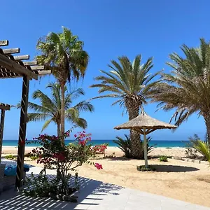 https://villa-cristina-praia-de-chaves-boa-vista-cape-verde.cape-verdehotels.com